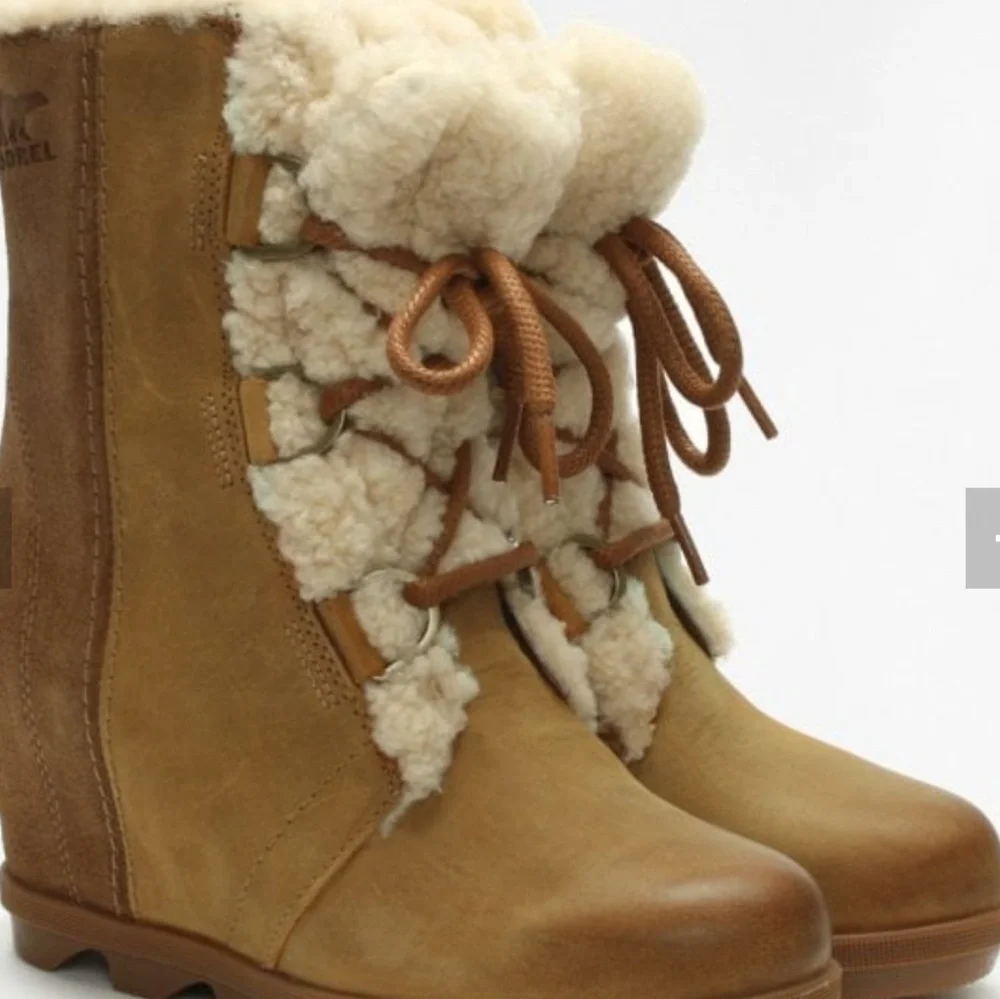 Sorel Tan Ankle Boots with Cream Fur - Picture 1 of 7